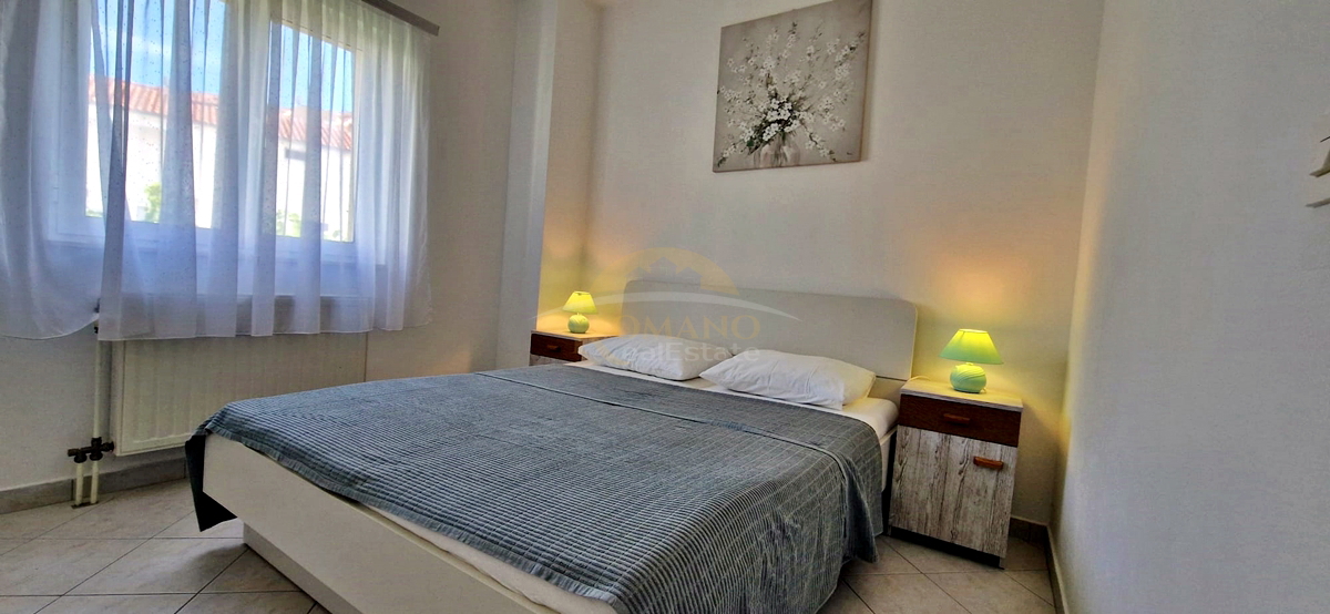 Casa con appartamenti a Okrug Gornji/Čiovo, seconda fila dal mare - 5 appartamenti